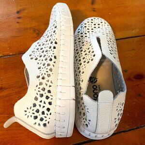 YOKONO Made In Spain White Leather Perforated Slip on Comfort Sneakers Sz 40 US